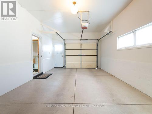 167 Wellington Street, Port Colborne (Killaly East), ON - Indoor Photo Showing Garage