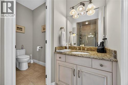 1622 Lena Court, Sarnia, ON - Indoor Photo Showing Bathroom