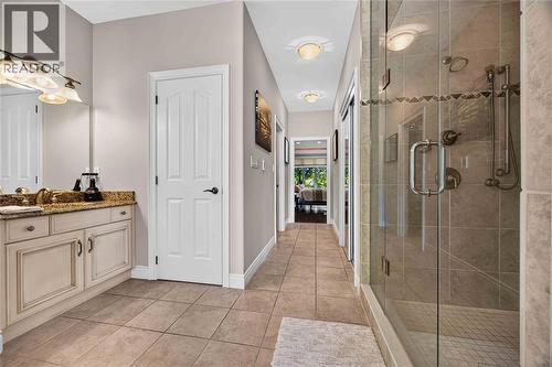 1622 Lena Court, Sarnia, ON - Indoor Photo Showing Bathroom