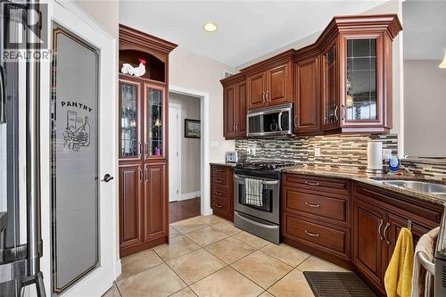 1622 Lena Court, Sarnia, ON - Indoor Photo Showing Kitchen