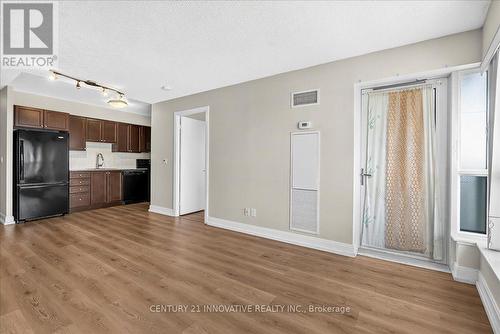 3501 - 125 Village Green Square, Toronto, ON - Indoor Photo Showing Kitchen