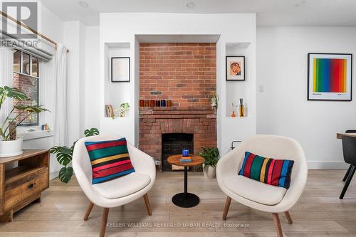 21 Millbrook Crescent, Toronto, ON - Indoor