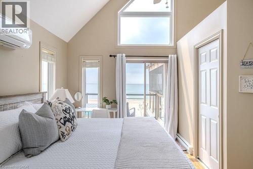 50 Grand River Line, Lowbanks, ON - Indoor Photo Showing Bedroom