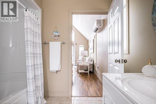 50 Grand River Line, Lowbanks, ON - Indoor Photo Showing Bathroom