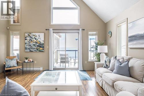 50 Grand River Line, Lowbanks, ON - Indoor Photo Showing Living Room