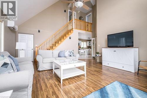 50 Grand River Line, Lowbanks, ON - Indoor Photo Showing Living Room