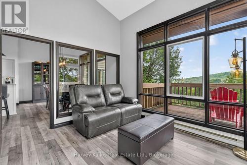 4-season sunroom - 303 - 26 Deerhurst Golfview Drive, Huntsville (Chaffey), ON - Indoor Photo Showing Living Room