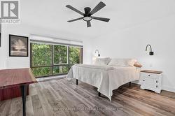 Primary bedroom - 