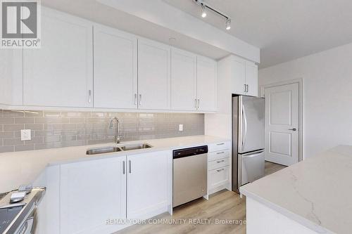 1407E - 20 Gatineau Drive, Vaughan, ON - Indoor Photo Showing Kitchen With Stainless Steel Kitchen With Double Sink