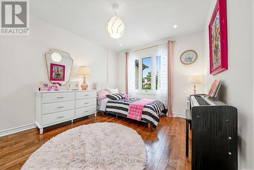 45 Mistleflower Court, Richmond Hill, ON - Indoor Photo Showing Bedroom