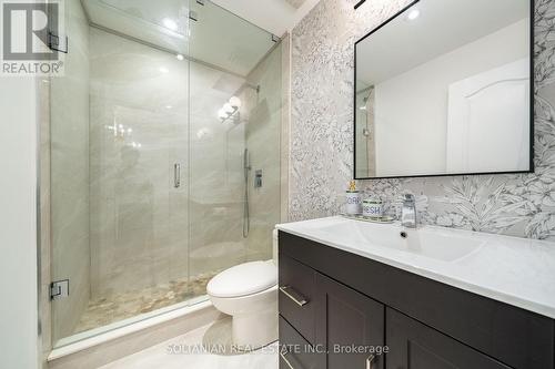 45 Mistleflower Court, Richmond Hill, ON - Indoor Photo Showing Bathroom