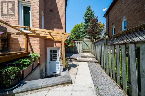 45 Mistleflower Court, Richmond Hill, ON - Outdoor