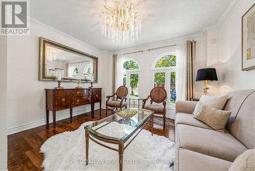 45 Mistleflower Court, Richmond Hill, ON - Indoor Photo Showing Living Room