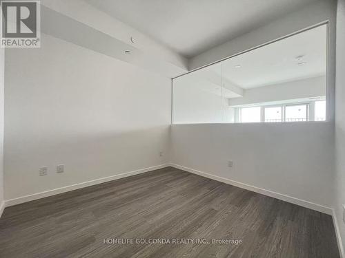 423 - 689 THE QUEENSWAY , Toronto, Ontario M8Y 1L1 3