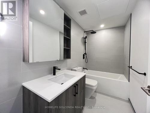 423 - 689 THE QUEENSWAY , Toronto, Ontario M8Y 1L1 4