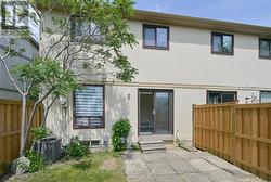 Entrance from back yard - 