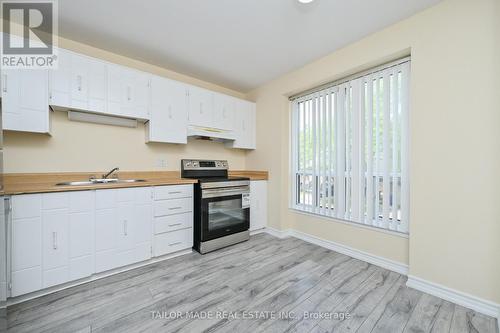 Eat-in Kitchen - 79 - 79 Guildford Crescent, Brampton, ON - Indoor Photo Showing Kitchen With Double Sink