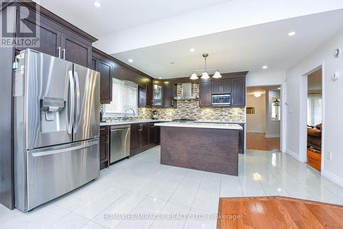 113 Seclusion Crescent, Brampton, ON - Indoor Photo Showing Kitchen With Upgraded Kitchen