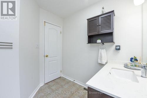 113 Seclusion Crescent, Brampton, ON - Indoor Photo Showing Bathroom