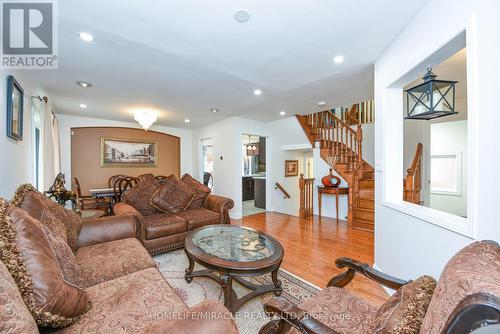 113 Seclusion Crescent, Brampton, ON - Indoor Photo Showing Living Room