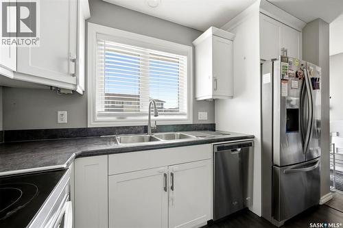 5669 Cederholm Avenue, Regina, SK - Indoor Photo Showing Kitchen With Double Sink