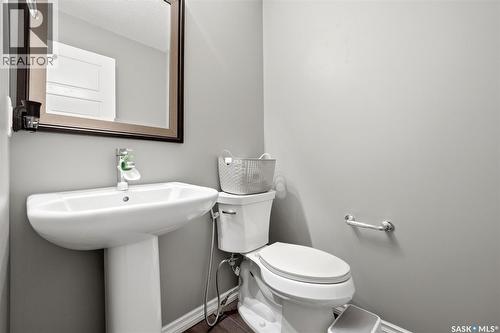 5669 Cederholm Avenue, Regina, SK - Indoor Photo Showing Bathroom