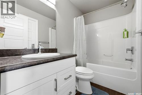5669 Cederholm Avenue, Regina, SK - Indoor Photo Showing Bathroom