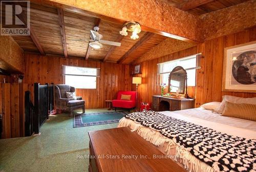 35 Alpine Street, Kawartha Lakes (Lindsay), ON - Indoor Photo Showing Bedroom