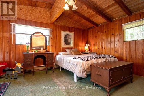 35 Alpine Street, Kawartha Lakes (Lindsay), ON - Indoor Photo Showing Bedroom