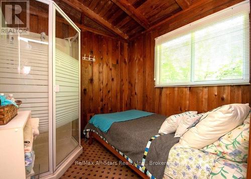 35 Alpine Street, Kawartha Lakes (Lindsay), ON - Indoor Photo Showing Bedroom