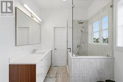 Main Home - 2nd floor bathroom - 
