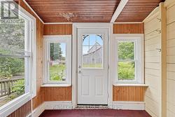 Farmhouse Mudroom - 
