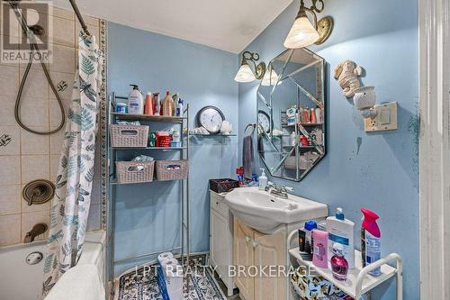13 Kingscourt Avenue, Kingston (East Of Sir John A. Blvd), ON - Indoor Photo Showing Bathroom