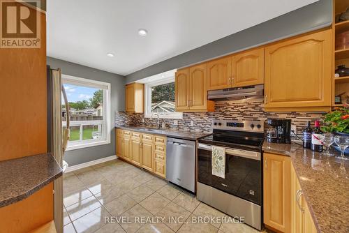 813 Camberley Crescent, Kingston (City Southwest), ON - Indoor Photo Showing Kitchen