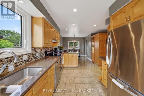 813 Camberley Crescent, Kingston (City Southwest), ON - Indoor Photo Showing Kitchen