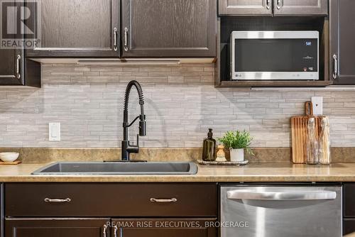 2030 Swanfield Street, Kingston (East Gardiners Rd), ON - Indoor Photo Showing Kitchen With Upgraded Kitchen