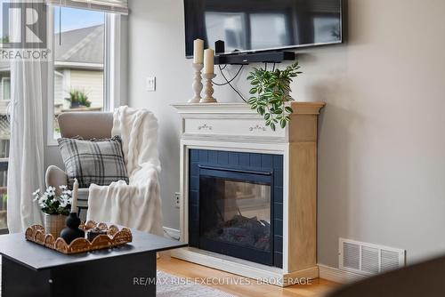 2030 Swanfield Street, Kingston (East Gardiners Rd), ON - Indoor With Fireplace