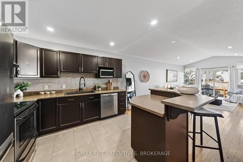 2030 Swanfield Street, Kingston (East Gardiners Rd), ON - Indoor Photo Showing Kitchen