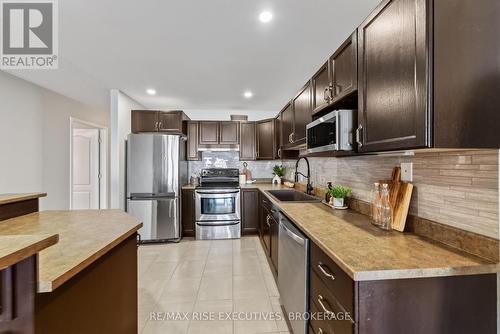 2030 Swanfield Street, Kingston (East Gardiners Rd), ON - Indoor Photo Showing Kitchen