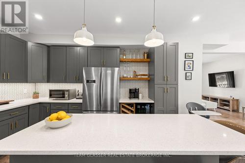 152 Wonham Street S, Ingersoll (Ingersoll - South), ON - Indoor Photo Showing Kitchen With Upgraded Kitchen