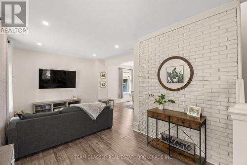 152 Wonham Street S, Ingersoll (Ingersoll - South), ON - Indoor Photo Showing Living Room