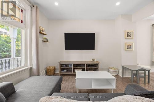 152 Wonham Street S, Ingersoll (Ingersoll - South), ON - Indoor Photo Showing Living Room