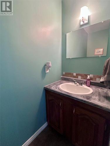 4 Elmwood Crescent, Pasadena, NL - Indoor Photo Showing Bathroom