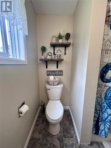 4 Elmwood Crescent, Pasadena, NL - Indoor Photo Showing Bathroom