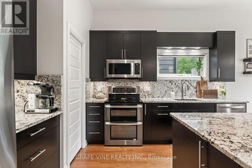 1592 Rosebella Avenue, Ottawa, ON - Indoor Photo Showing Kitchen With Upgraded Kitchen