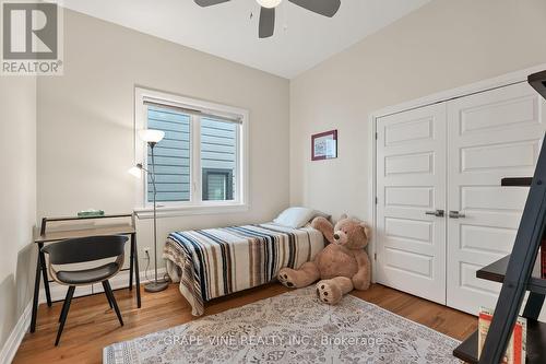 1592 Rosebella Avenue, Ottawa, ON - Indoor Photo Showing Bedroom