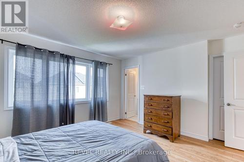 12 Hylton Drive, Barrie, ON - Indoor Photo Showing Bedroom