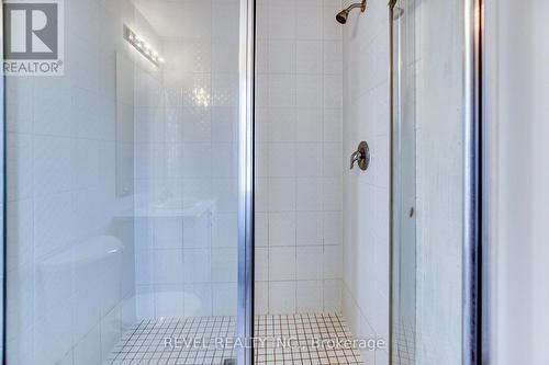12 Hylton Drive, Barrie, ON - Indoor Photo Showing Bathroom