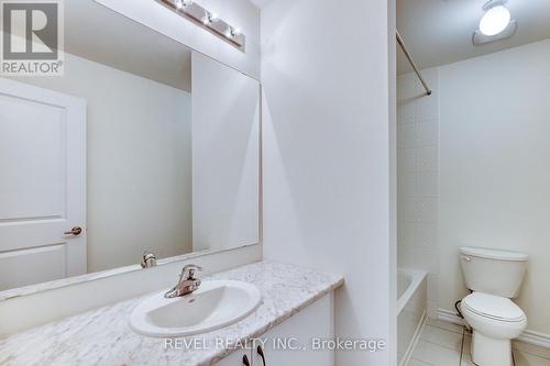 12 Hylton Drive, Barrie, ON - Indoor Photo Showing Bathroom