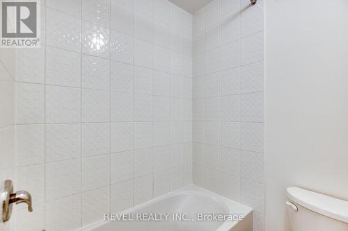 12 Hylton Drive, Barrie, ON - Indoor Photo Showing Bathroom